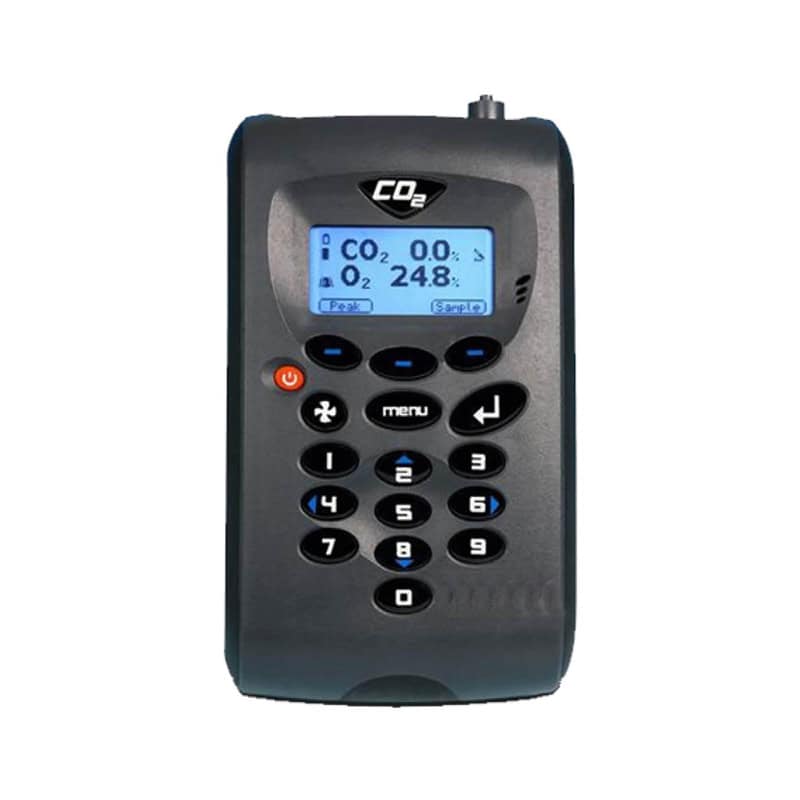 Medidor portátil de CO2 y O2 para monitoreo ambiental en laboratorios y plantas industriales. Tecnología avanzada para análisis preciso de gases de carbono y oxígeno en tiempo real.