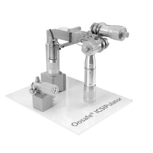 Tubos y componentes de laboratorio en un sistema de microinyección OOSATEC ICSPILATOR para biotecnología y investigación en ciencias de la vida.